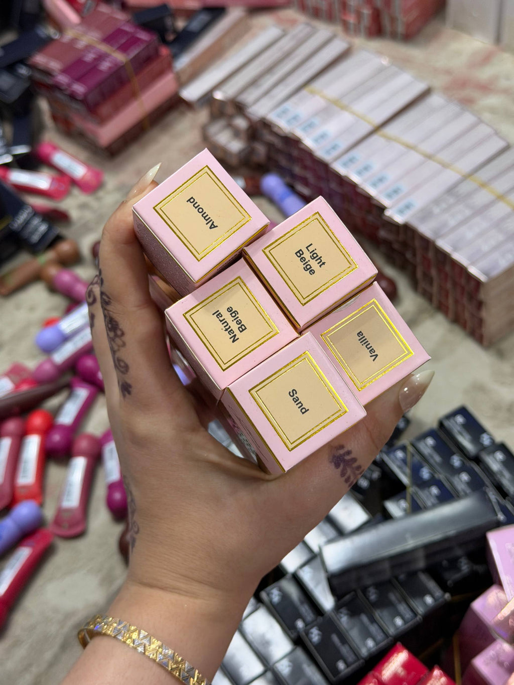 تو فيسد عرض قطعتين قطعه من اختيارك وقطعه من اختياري ❤️